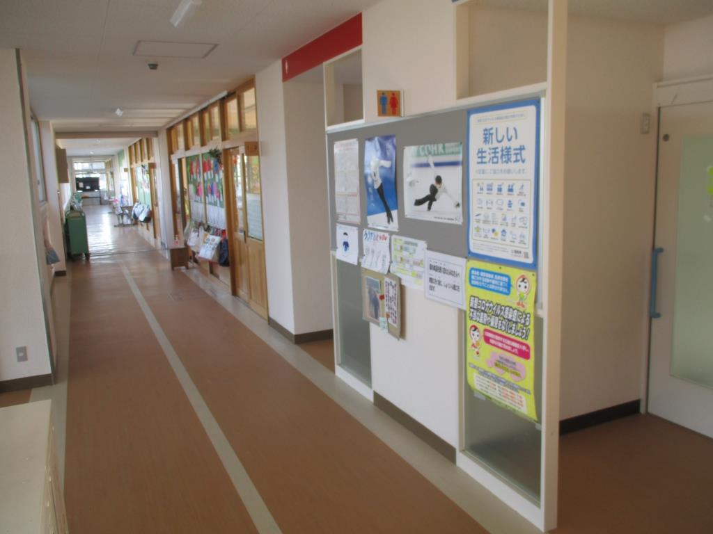 震災機構　羽生結弦選手の復興支援ポスターが福島県伊達市立上保原小学校様に掲示されました！