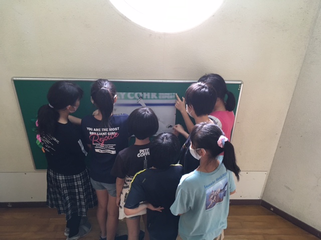 震災機構　宮城県栗原市立高清水小学校様に羽生結弦選手の復興支援ポスターが掲示されました！
