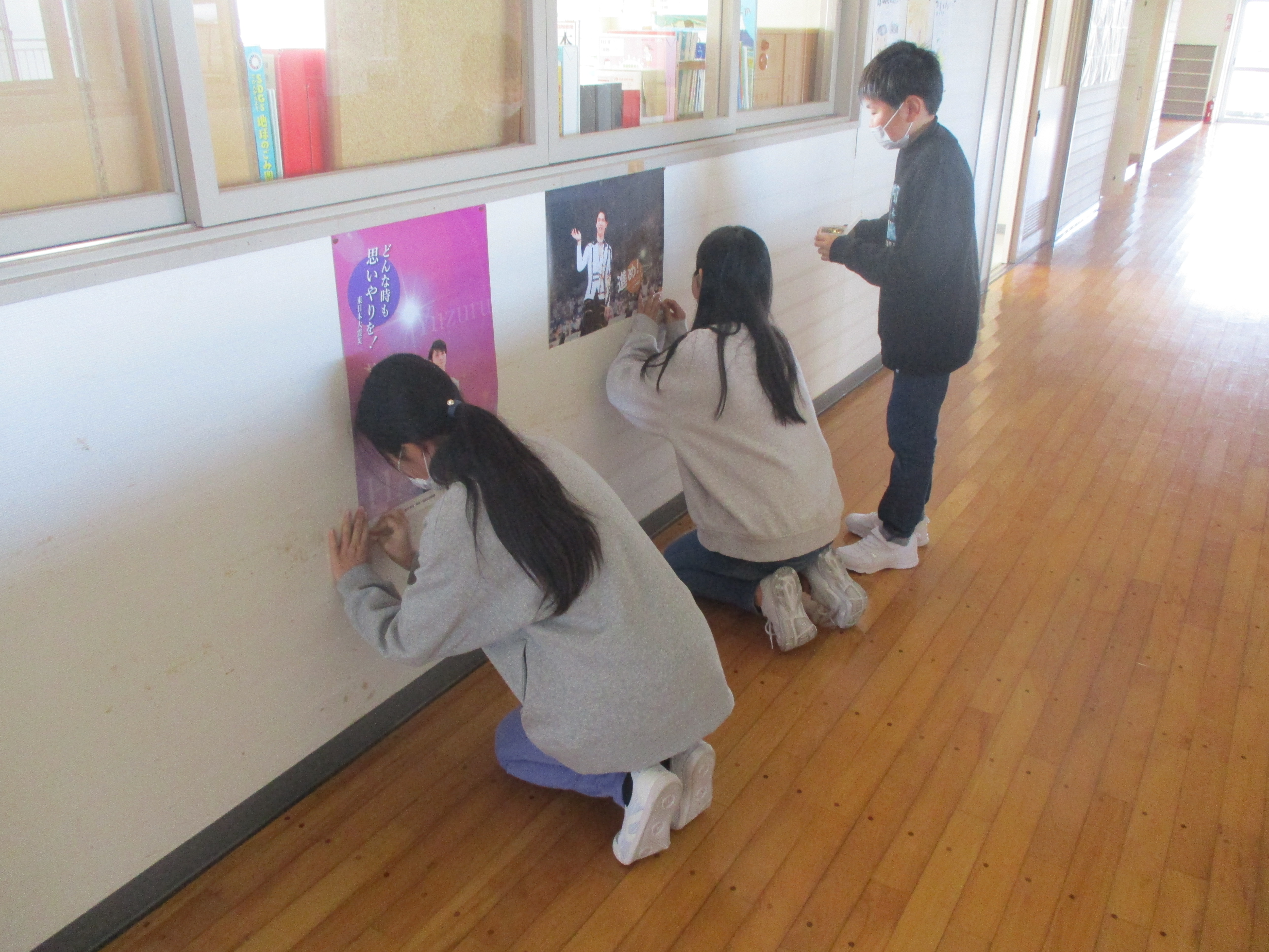 震災機構　羽生結弦選手の復興支援ポスターが　宮城県気仙沼市立中井小学校に掲示されました