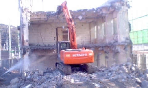 大槌町旧役場庁舎の解体が始まりました（1）